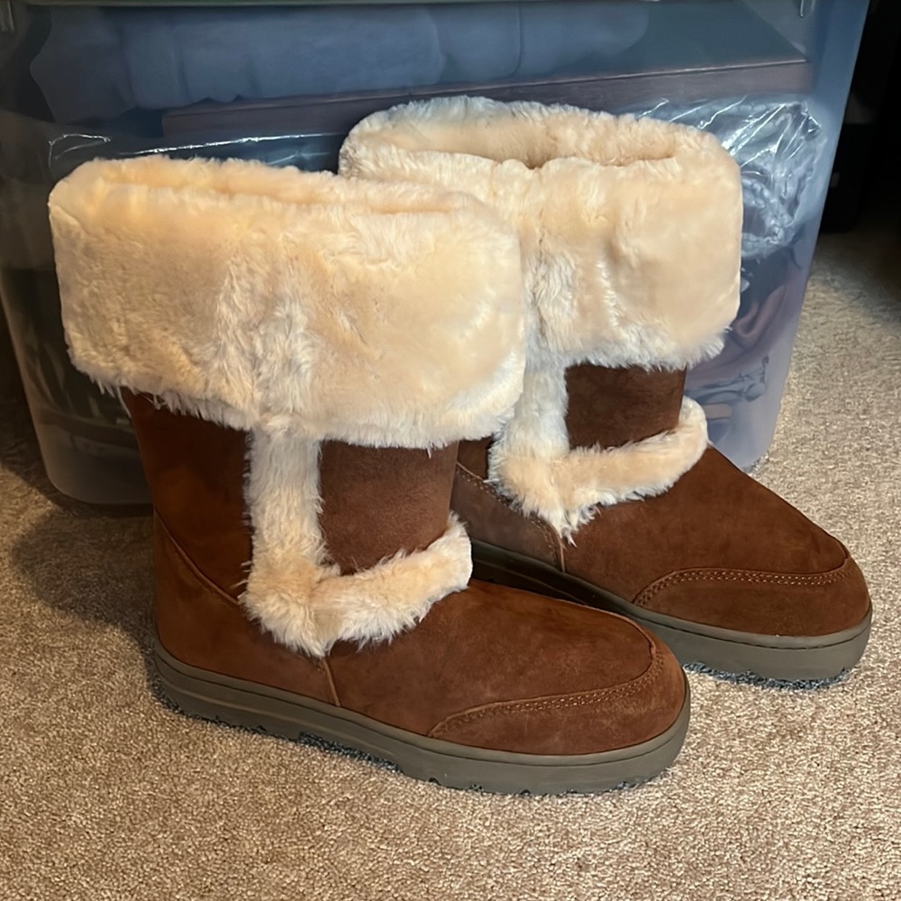 NIB Style & Co Genuine Suede snow boots